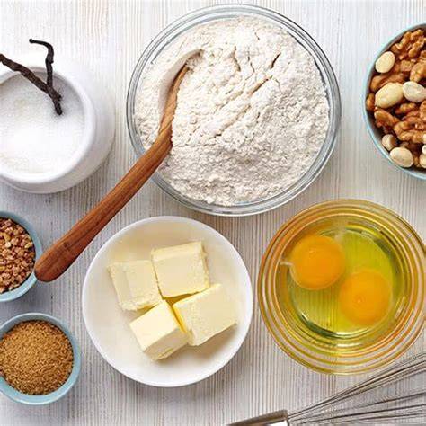 Mise en Place: Mehl, geröstete Haselnüsse, Gewürze, Butterflöckchen