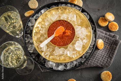 Mit Schale zubereitete Clementinenmarmelade auf Brot