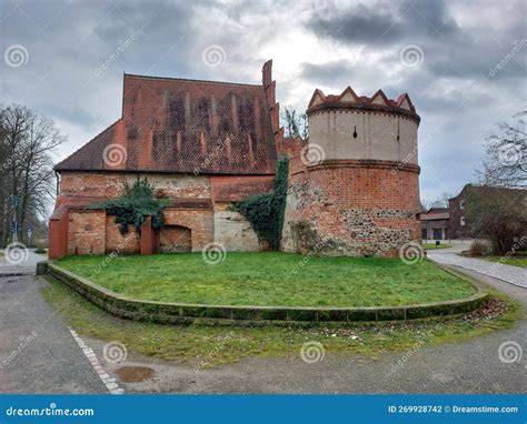Mittelalterliche Stadt, Bienenkörbe am Tor