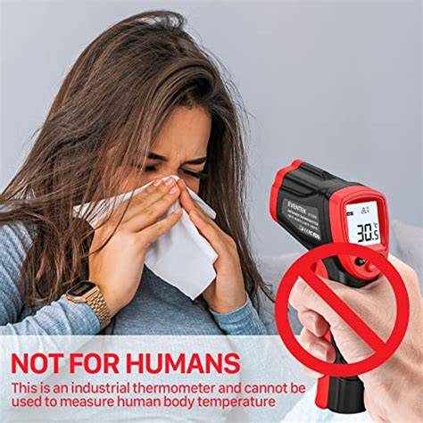Mittels Thermometer die Honig-Zucker-Mischung prüfen
