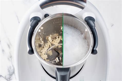Mixtopf-Schritt: Teig im Thermomix rühren, Springform füllen, Backzeiten