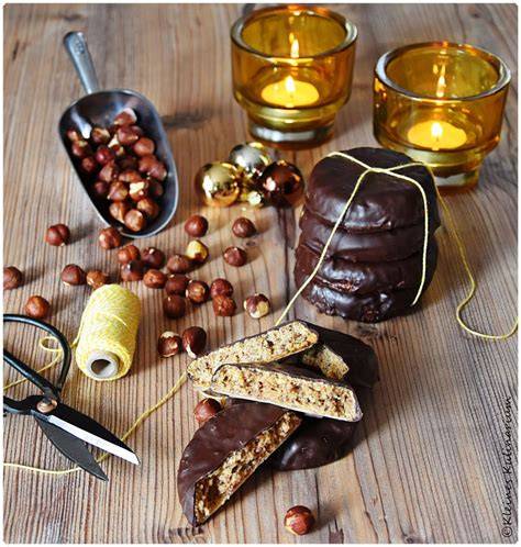 Modeln, Ausstechen und Trocknen von Berner Haselnusslebkuchen
