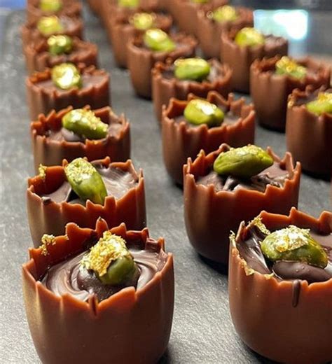 Moderne Chocolatier-Manufaktur, Pralinenherstellung