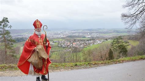 Moderne Darstellung des Nikolaus in Mitra und Bischofsgewand