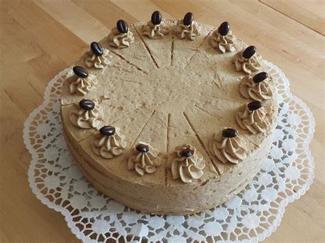Mokka Torte mit Schokoladendekor