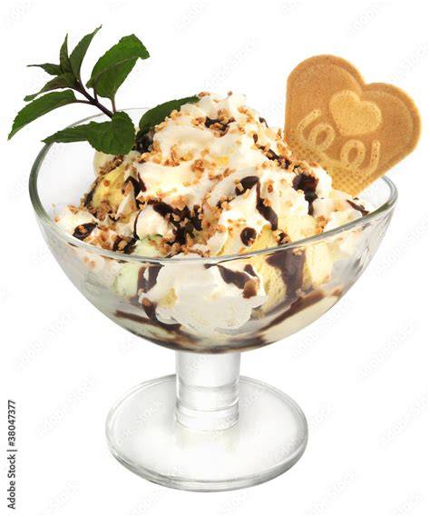 Mokka-Perle Eisbecher mit Krokant