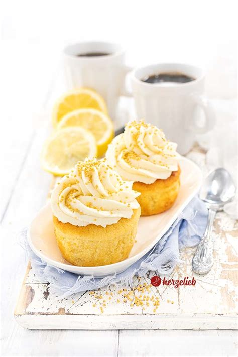 Motiv: Zitronen-Cupcakes und Bananenmuffins als Mini-Backideen