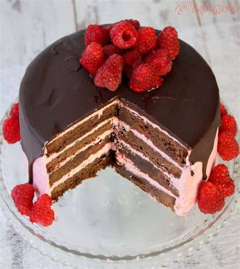 Motivtorten mit Fondant und Schokoglasur