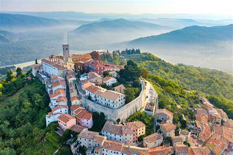 Motovun Altstadt und Mirna-Tal