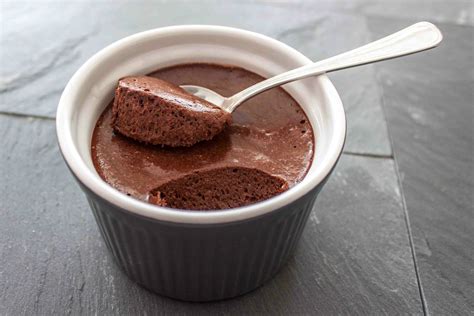 Mousse au Chocolat in Schälchen