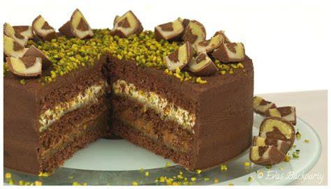 Mozarttorte mit Marzipandecke und Mozartkugeln
