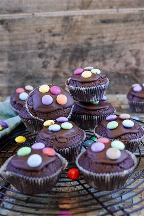 Muffins dekorieren - Topping-Station für Kinder