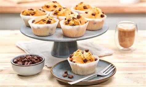 Muffins frisch aus dem Airfryer auf einem Gitter