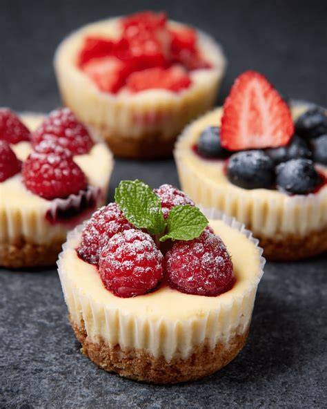 Muffins in bunten Förmchen - der perfekte Party Nachtisch