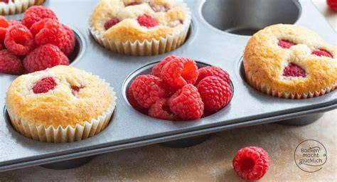 Muffins mit Nüssen und Himbeeren