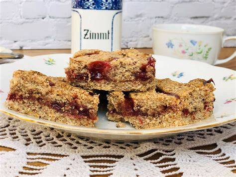 Muskazin-Torte - historisches Wiener Rezept mit Mandeln und Ribiselmarmelade