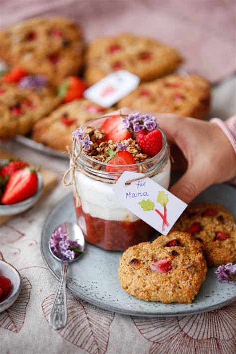 Muttertagsfrühstück mit Pralinen und Granola