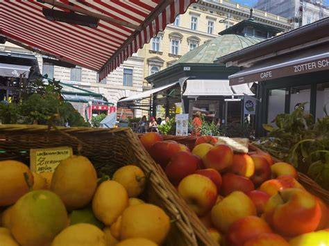 Naschmarkt Stände und Spezialitäten