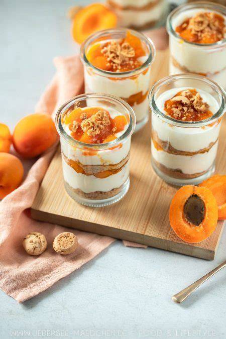 Nektarinen-Amarettini Schichtdessert mit Mascarpone und Aprikosen