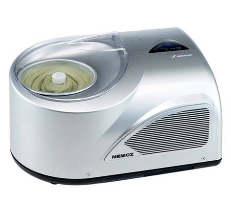 Nemox Eismaschine in moderner Küche