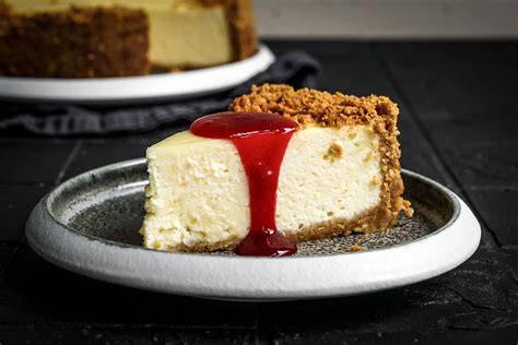 New York Cheesecake mit Himbeersauce