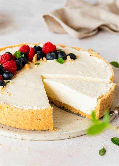 No Bake Cheesecake mit Keksboden und Früchten
