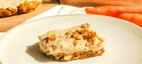 No-Bake Karottenkuchen im Anschnitt