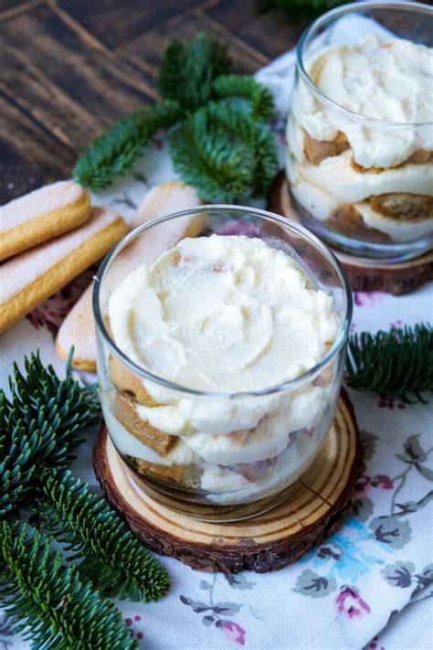 No-Bake Limetten-Zitronen-Torte im Glas: Schichten und Deko