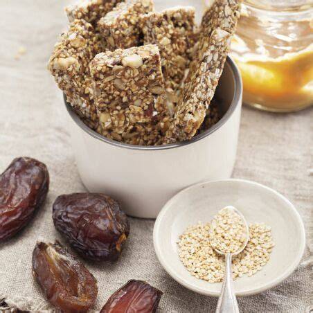 No-Bake Müsliriegel mit Datteln und Haferflocken