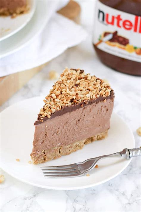 No-Bake Nutella Cheesecake mit Haselnuss-Topping
