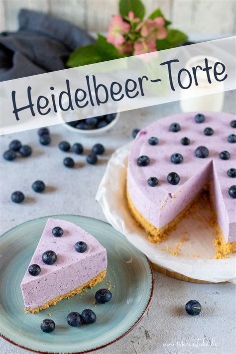 No-Bake Vanille-Torte mit Butterkeksboden und Beeren-Dekoration