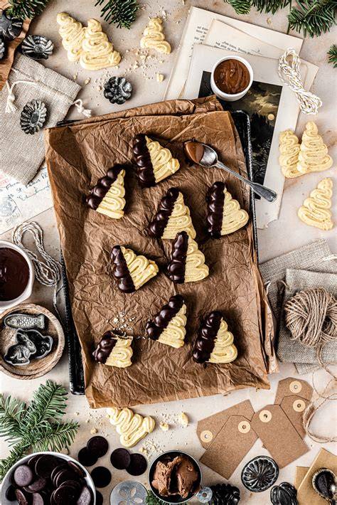 Nougat-Füllung und temperierte Schokolade