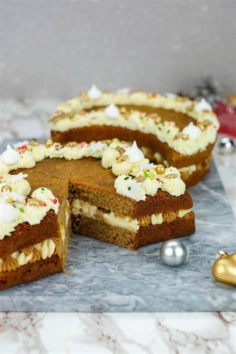 Nougat-Marzipan-Torte auf Kaffeetafel