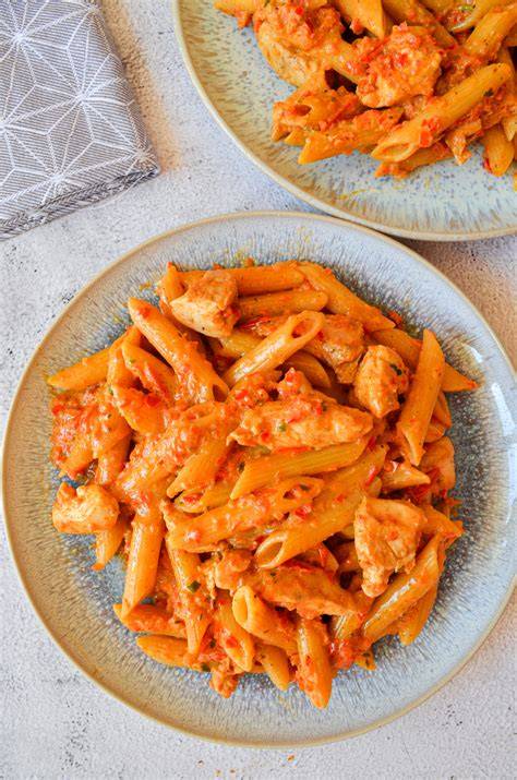 Nudeln mit Paprika-Kokos-Honig-Senf-Sauce