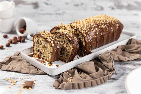 Nuss-Nougat-Kuchen mit Haselnüssen
