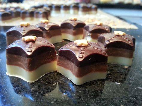 Nuss-Nougat-Pralinen mit Walnüssen