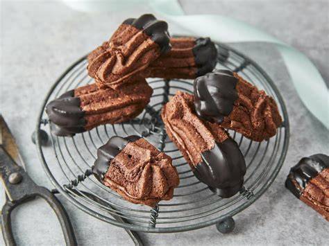 Nuss-Nougat-Stangen als Adventsgebäck