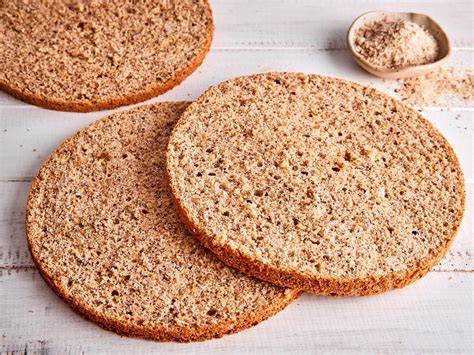 Nussbiskuit backen und Auskühlen