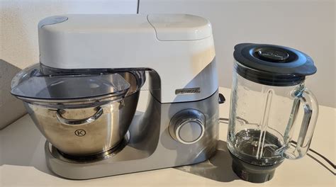 Nusspraliné und Mixer