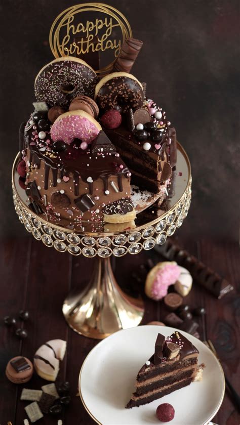 Nutella-Torte mit Schoko-Drip und Nusskrokant