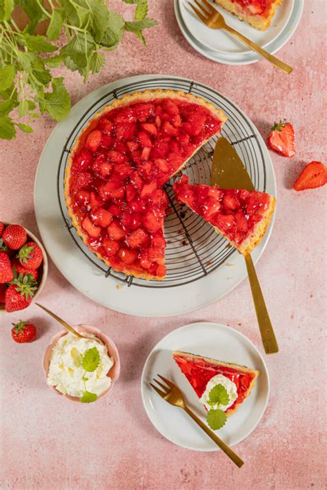 Obstbodenform und Springform im Vergleich, Erdbeerkuchen
