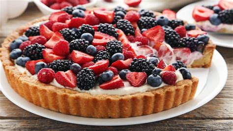 Obstkuchen mit gemischten Beeren