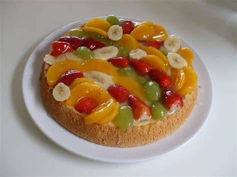 Obstkuchen mit glänzendem Tortenguss