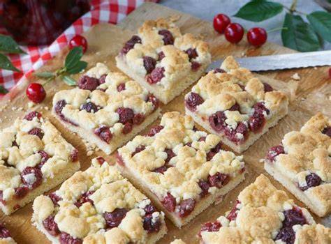 Obstkuchen vom Blech - Apfel- und Kirschkuchen