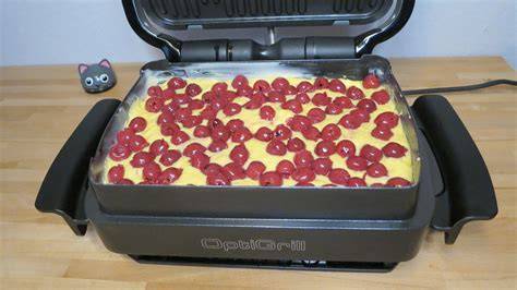 OptiGrill mit Backschale und Kuchen im Gerät