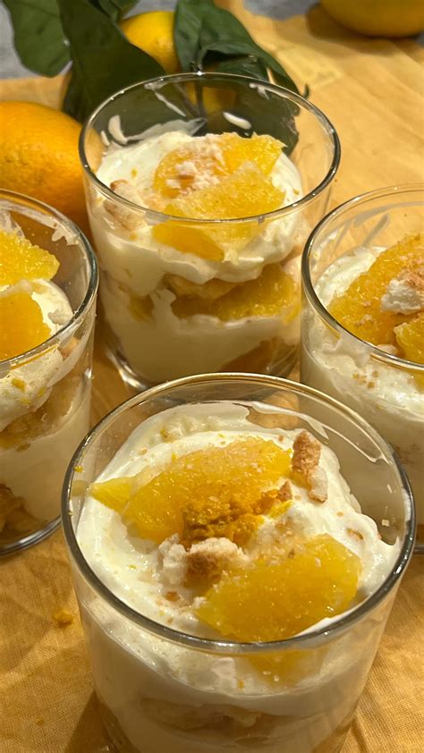 Orangen-Champagner-Creme mit Löffelbiskuit