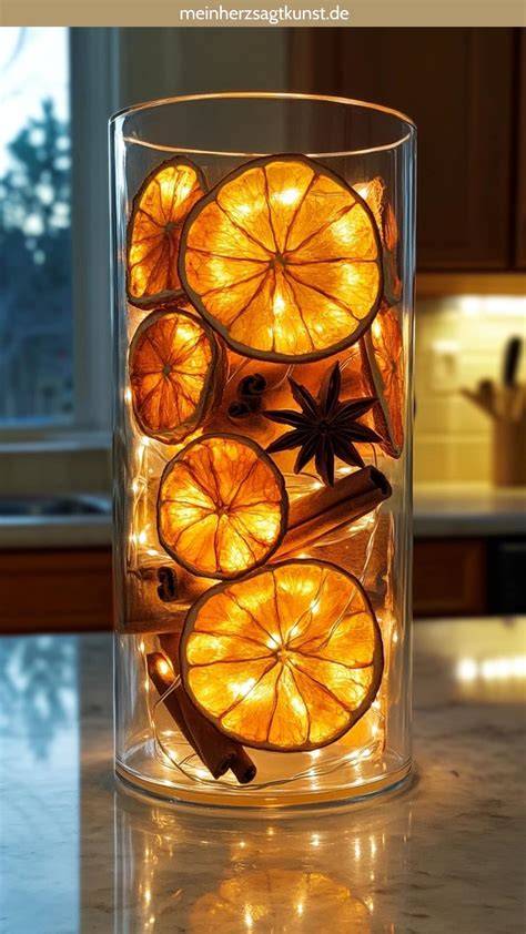 Orangen-Gin-Tonic-Marmelade im Glas mit Orangenscheiben