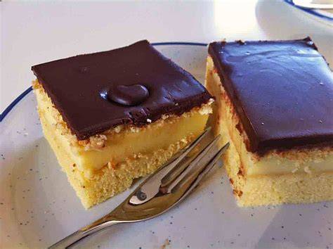 Orangen-Lebkuchen-Schnitten mit Schokoladenguss