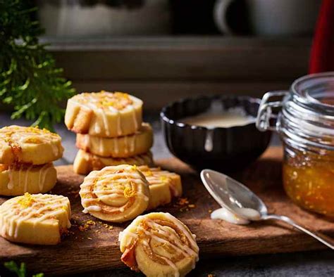Orangen-Marzipan-Plätzchen auf einem Blech, Zutaten und Thermomix