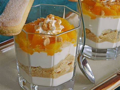 Orangen-Mascarpone-Creme mit Löffelbiskuits